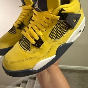 Nike Air Jordan 4 Retro GS Size 7Y, Womens 8.5